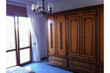 Włochy Privát Monfalcone, Zewnątrz